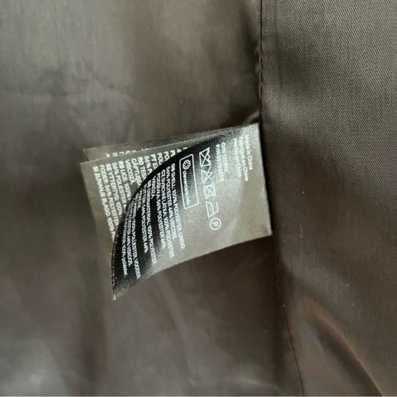 LIKE NEW H&M Polish Maroon Blazer - Picture 5 of 6